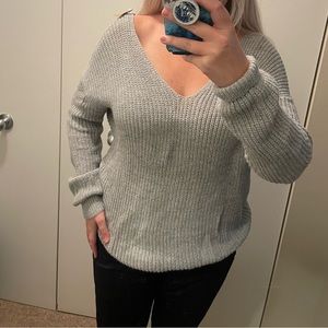 Women’s Harper Heritage Cross Back Sweater V Neck Gray Medium